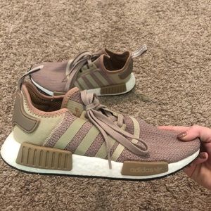 Tan Adidas NMD R1